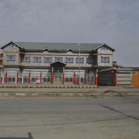 Capital O Sobo Central Srinagar  Exterior photo