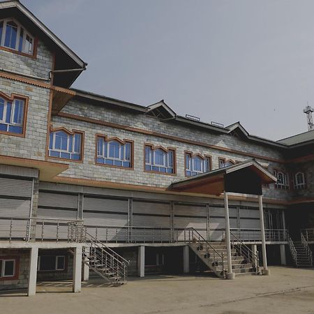 Capital O Sobo Central Srinagar  Exterior photo